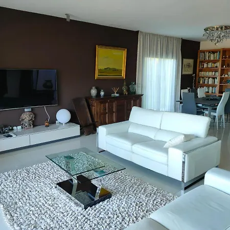 Contemporaine Climatisee Classee 4 Etoiles - Vue Panoramique Sur La Vallee D'orb Et Le Caroux * Bédarieux