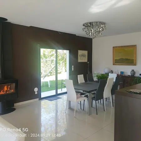 Contemporaine Avec Vue Imprenable Et Jacuzzi Bedarieux
